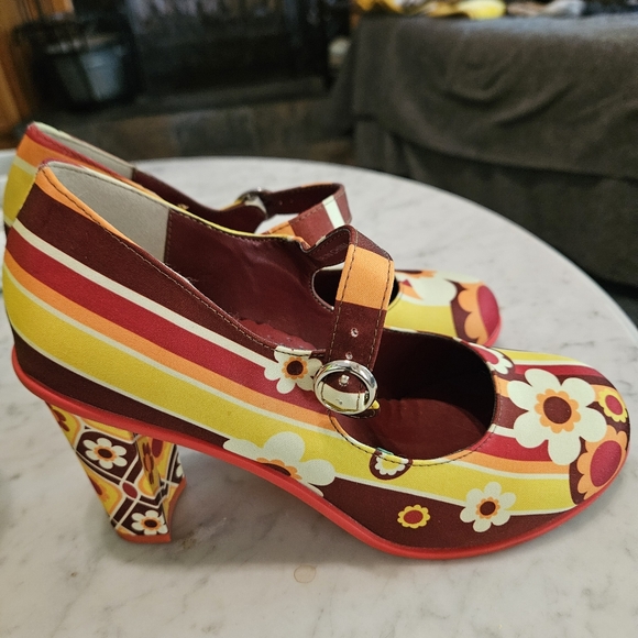 Hot Chocolate Designs 1970s High Heels - Picture 5 of 8